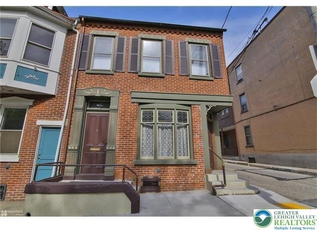 325 N 8th Street - Photo 0