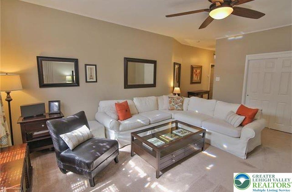 325 N 8th Street - Photo 2