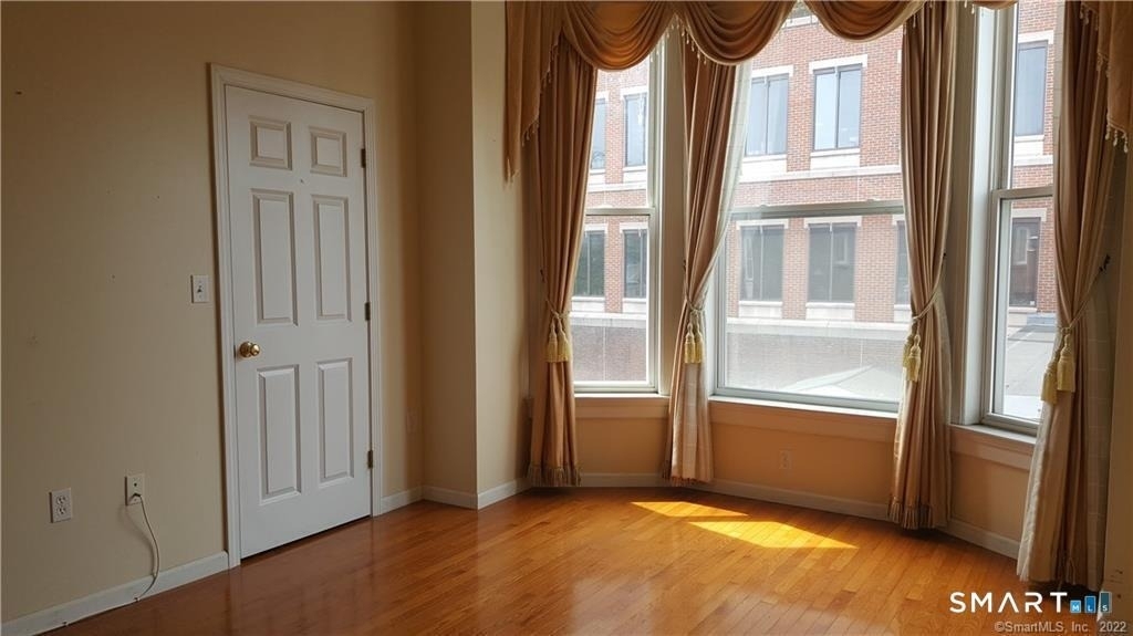 71-73 Whitney Avenue - Photo 1