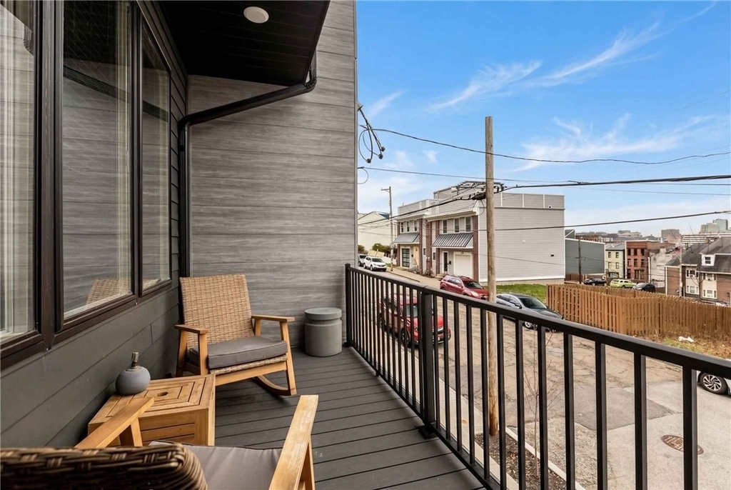 240 E Jefferson St - Photo 4