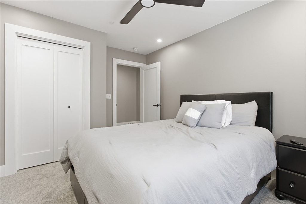 240 E Jefferson St - Photo 32