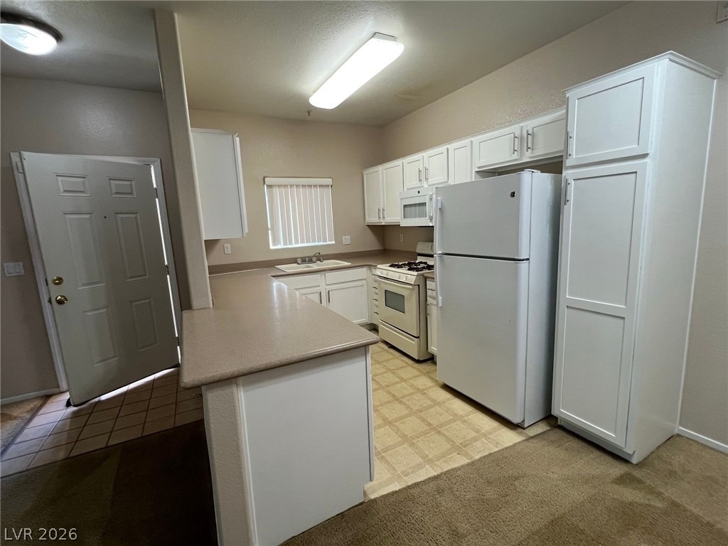 2291 W Horizon Ridge Parkway - Photo 10