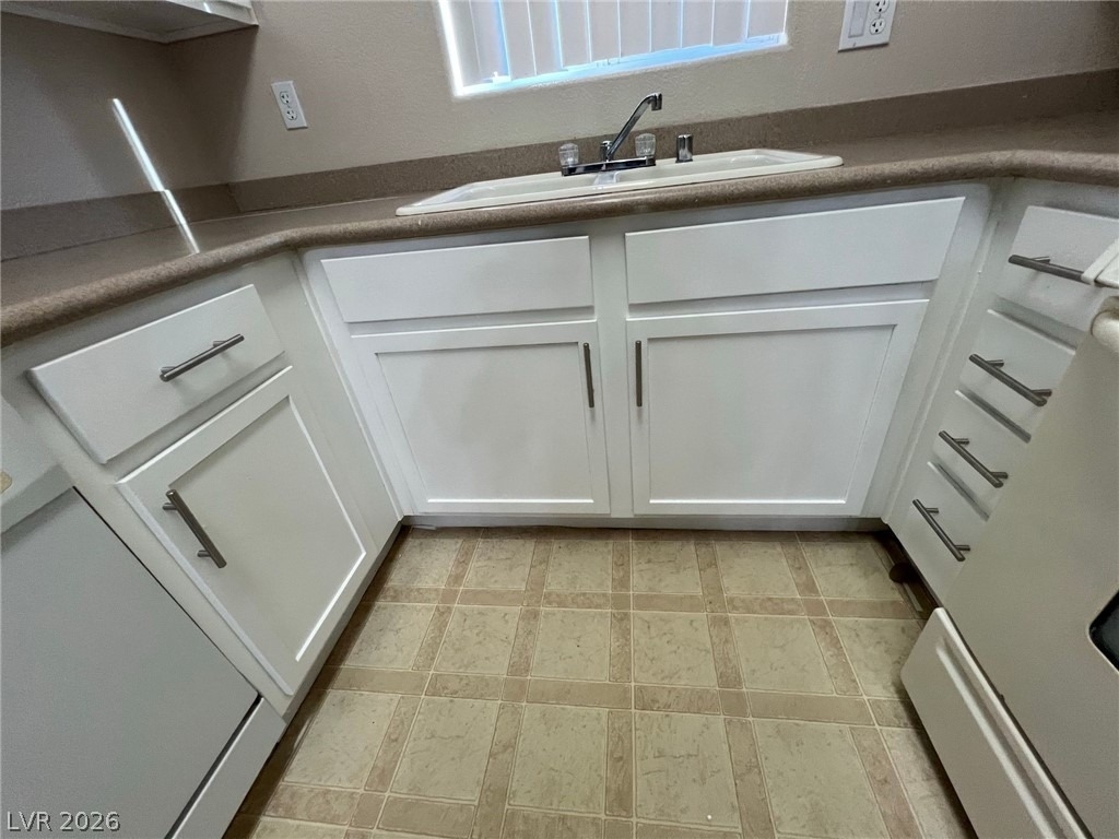 2291 W Horizon Ridge Parkway - Photo 9