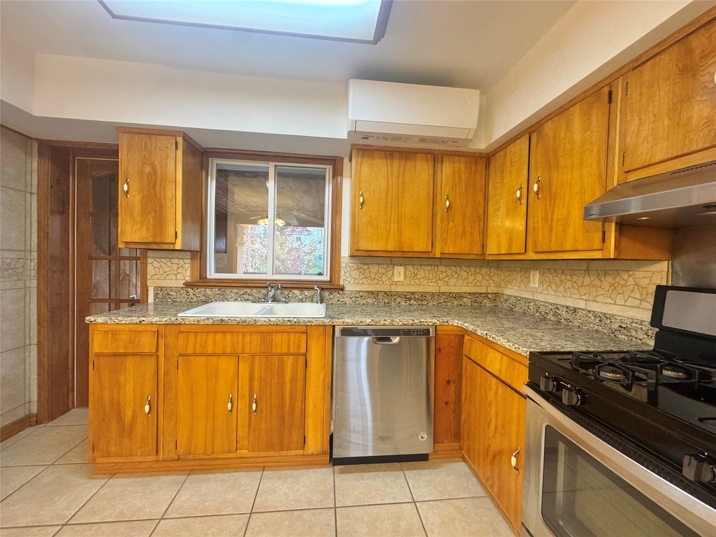 300 Rano Boulevard - Photo 6
