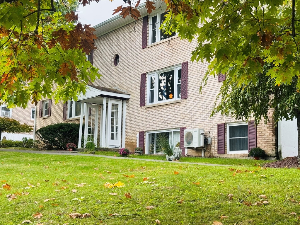 300 Rano Boulevard - Photo 0