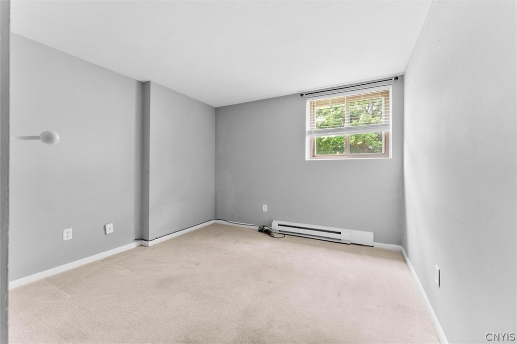 555 Village Boulevard N - Photo 11