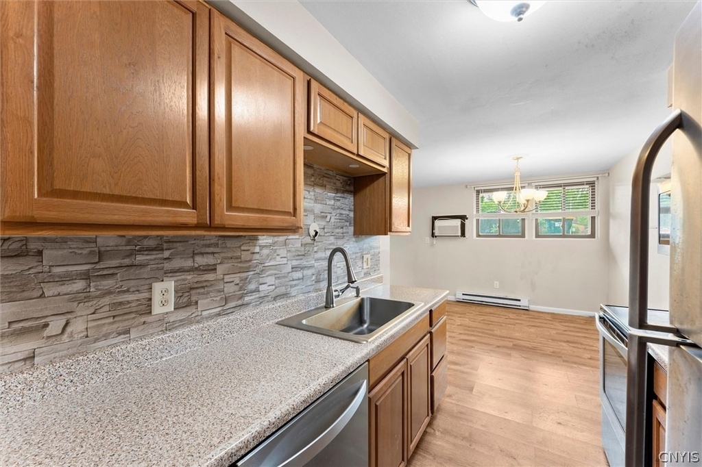 555 Village Boulevard N - Photo 2