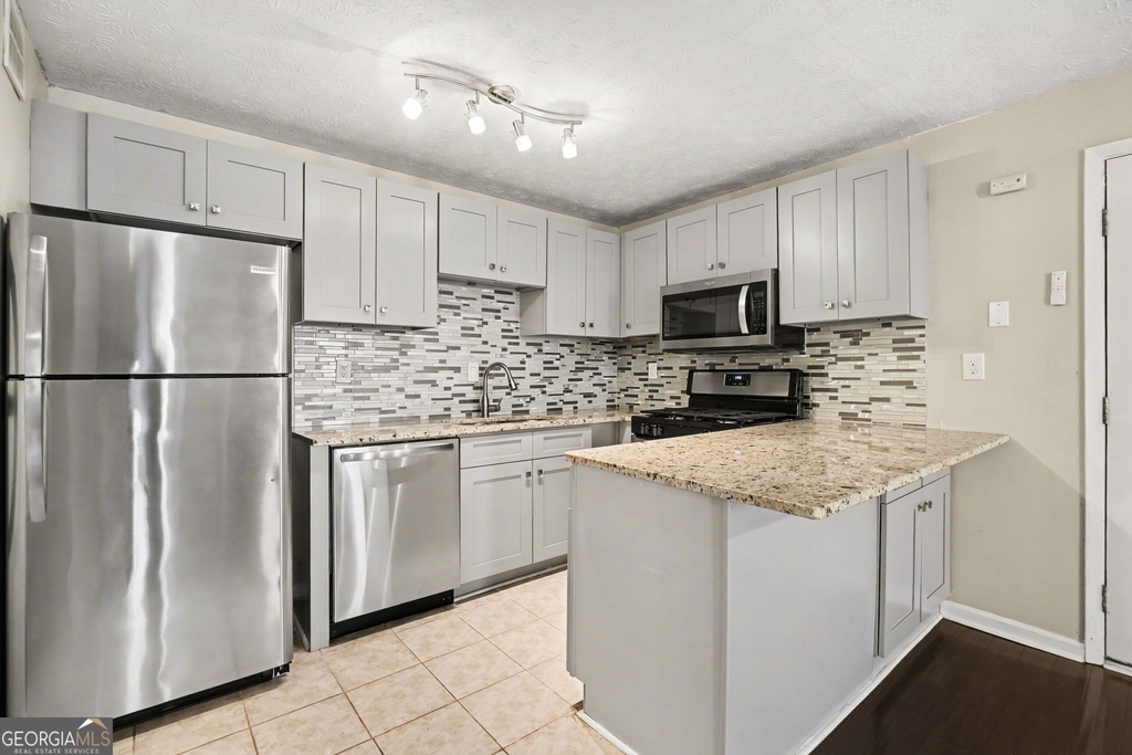918 Dunbar Drive - Photo 5
