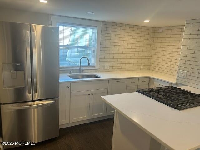 433 Lincoln Avenue - Photo 3
