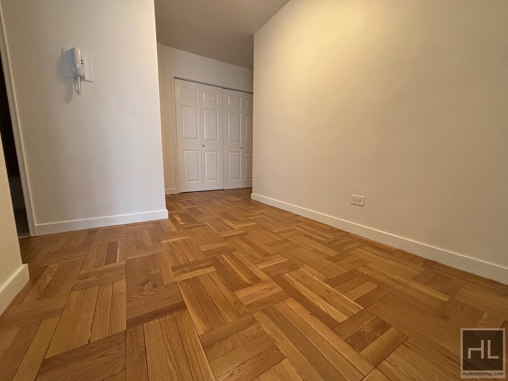 East 79th Street - Photo 4