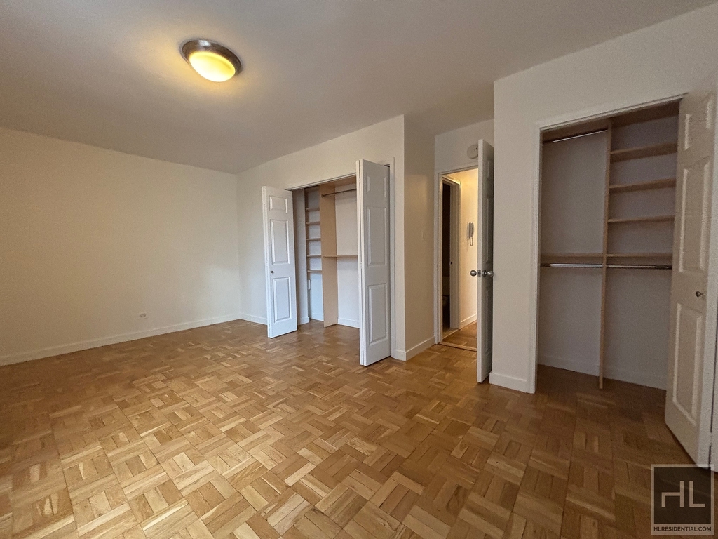 East 79th Street - Photo 3