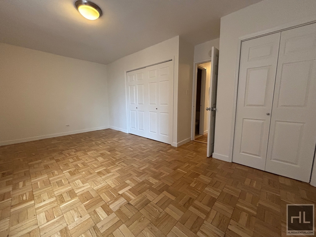 East 79th Street - Photo 5