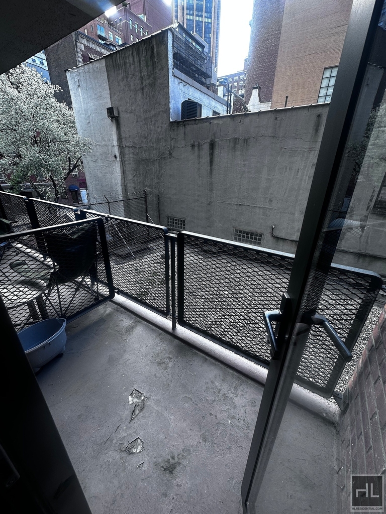 East 35 Street - Photo 9