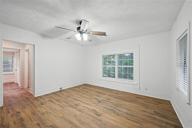 908 E Houston Street - Photo 10