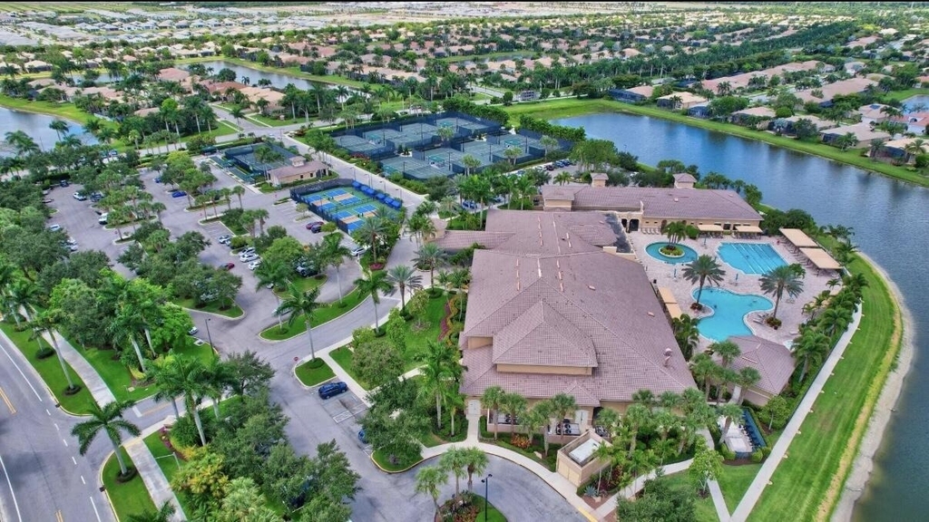 581 Monaco Boulevard - Photo 31