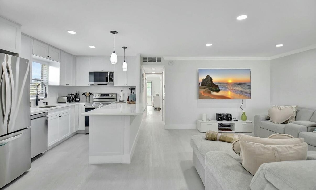 581 Monaco Boulevard - Photo 5