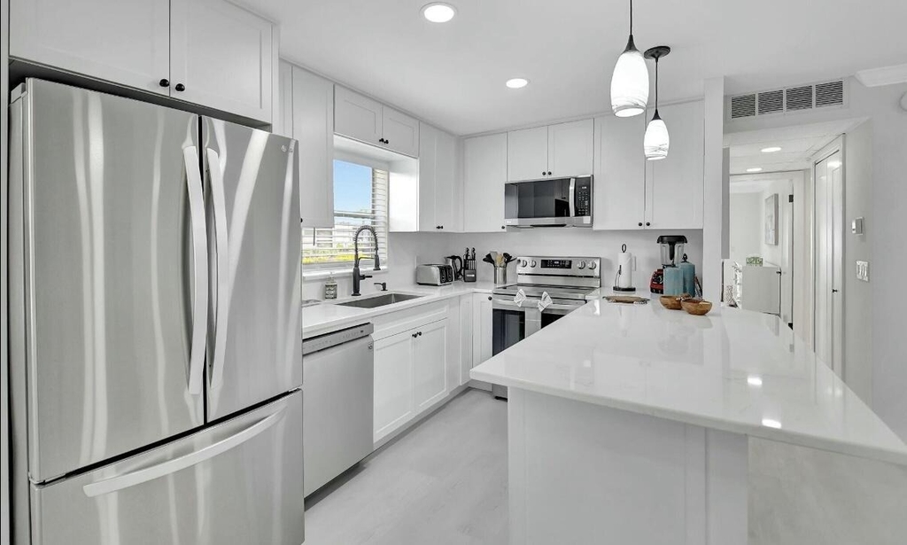 581 Monaco Boulevard - Photo 9