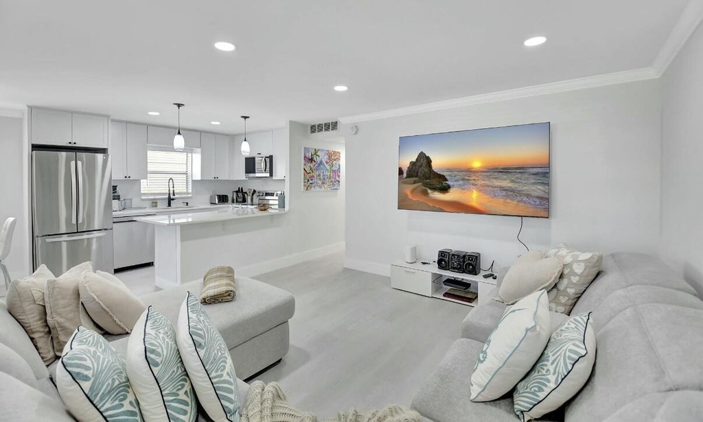 581 Monaco Boulevard - Photo 7