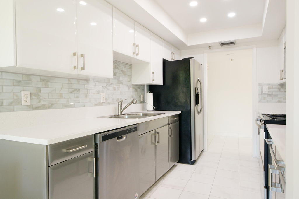 2450 Presidential Way - Photo 17