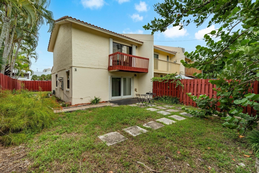 2530 Ne 9th Street - Photo 24