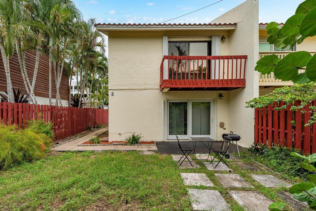 2530 Ne 9th Street - Photo 23