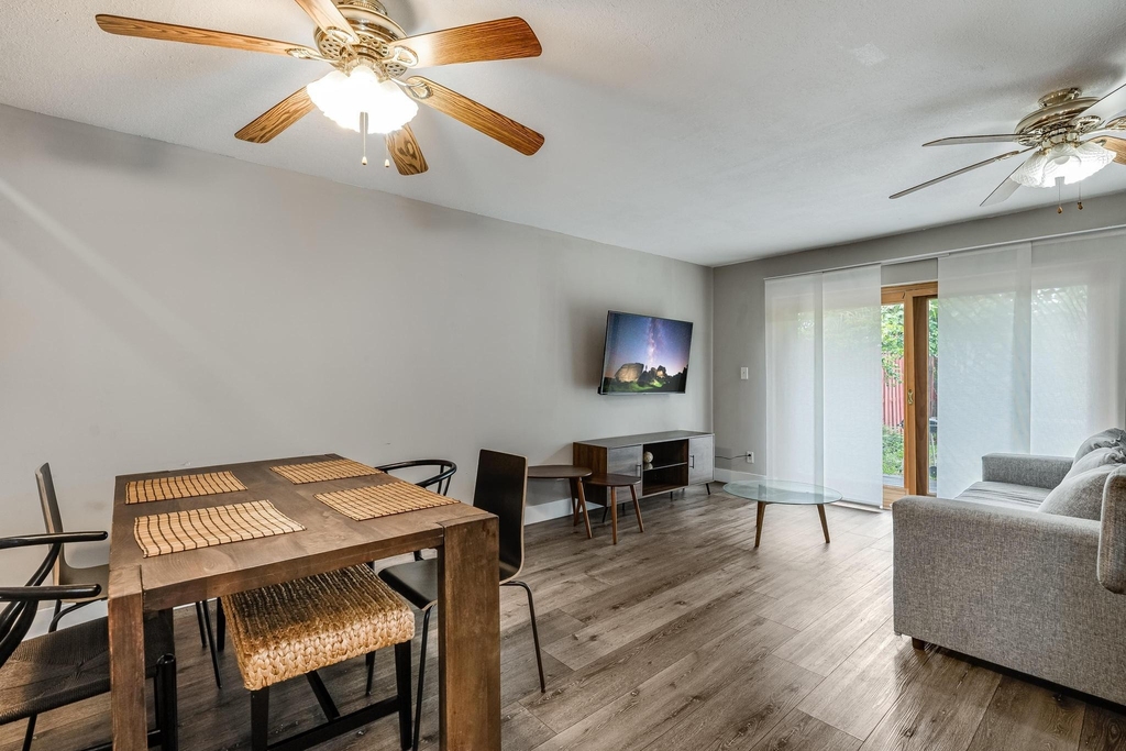 2530 Ne 9th Street - Photo 8