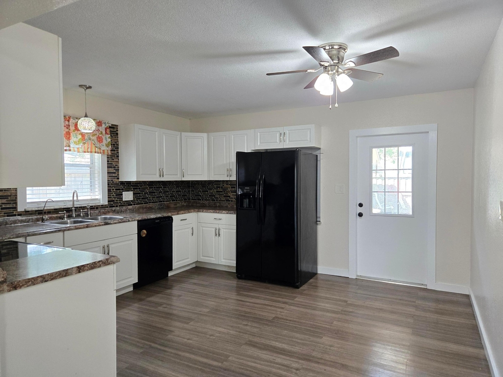 330 Barraclough Street - Photo 6
