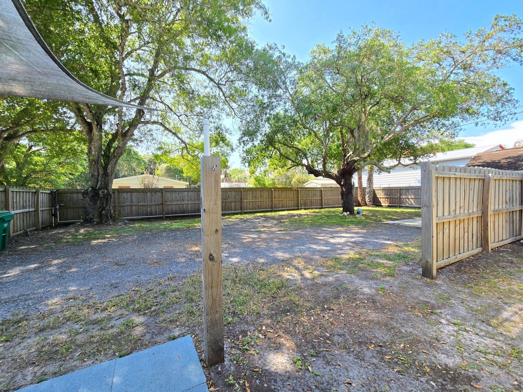 330 Barraclough Street - Photo 19