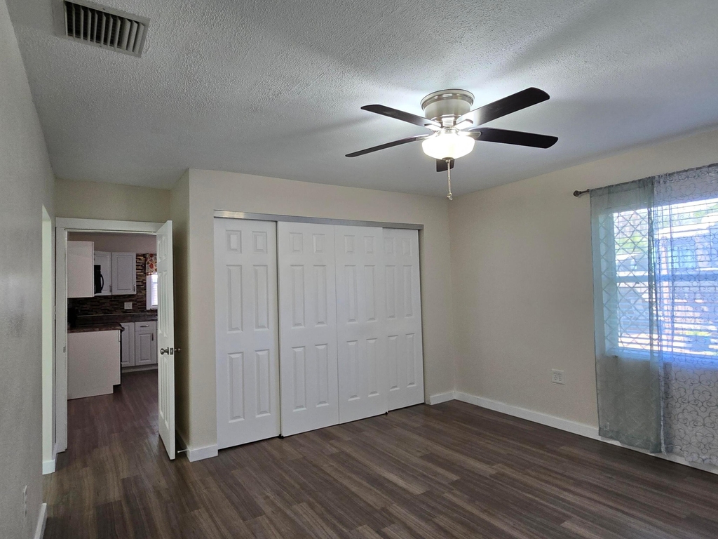 330 Barraclough Street - Photo 9