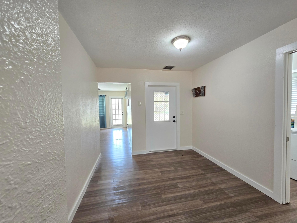330 Barraclough Street - Photo 4