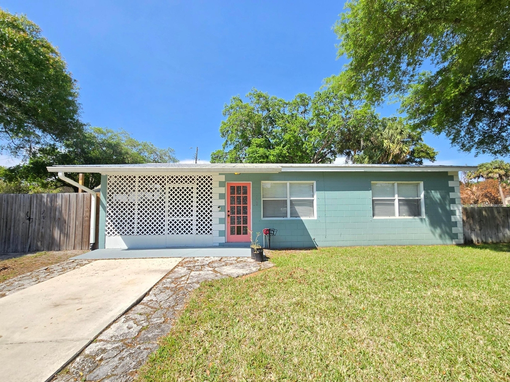 330 Barraclough Street - Photo 1