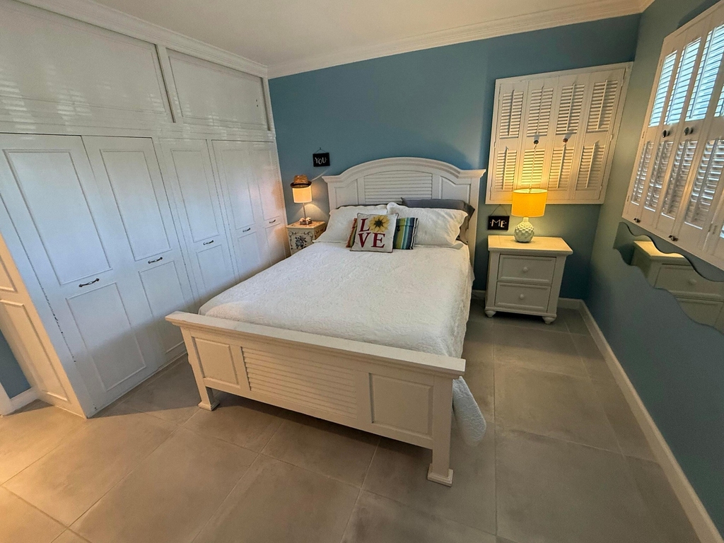 1201 S Riverside Drive - Photo 6