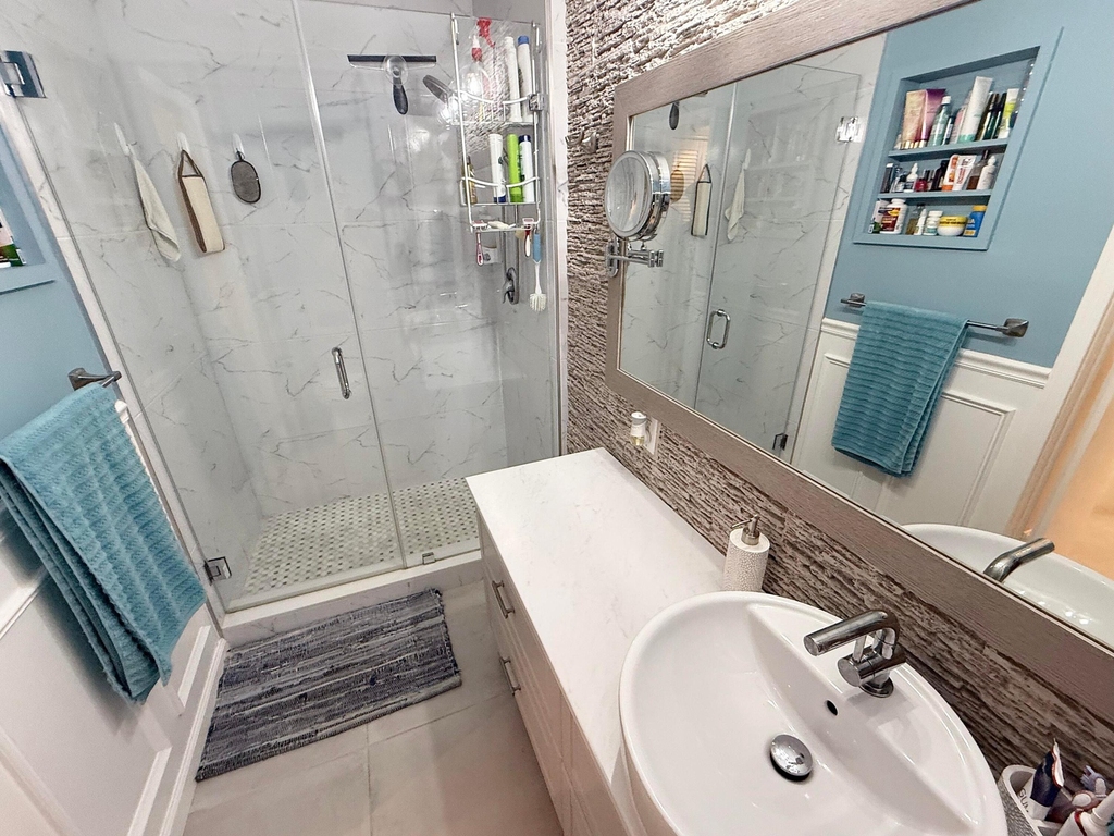 1201 S Riverside Drive - Photo 7