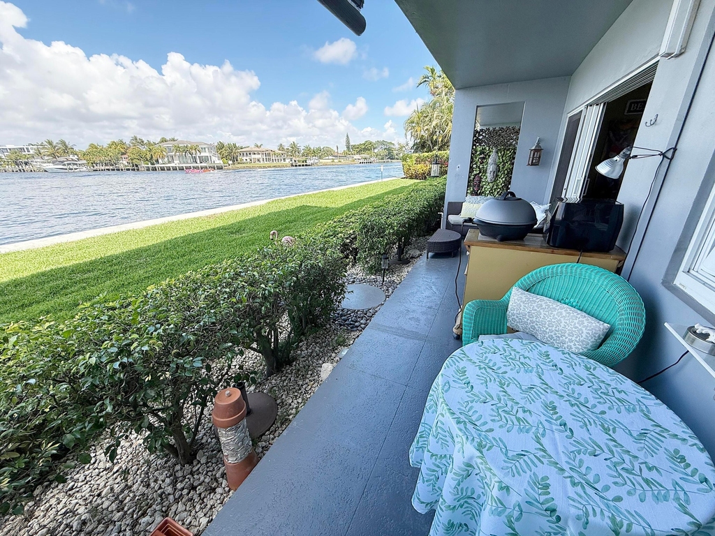 1201 S Riverside Drive - Photo 11