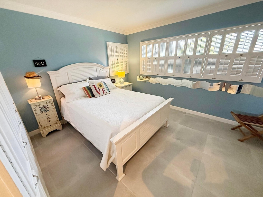 1201 S Riverside Drive - Photo 4