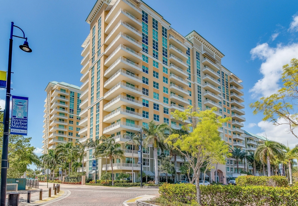 700 E Boynton Beach Boulevard - Photo 1