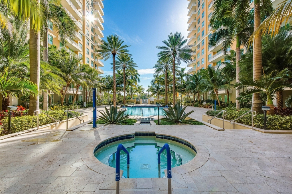 700 E Boynton Beach Boulevard - Photo 57