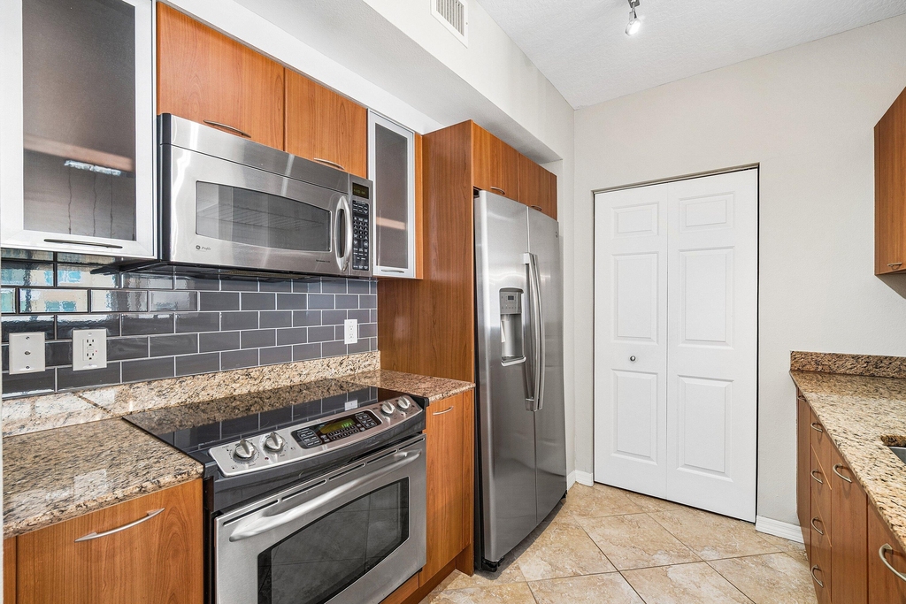 700 E Boynton Beach Boulevard - Photo 6