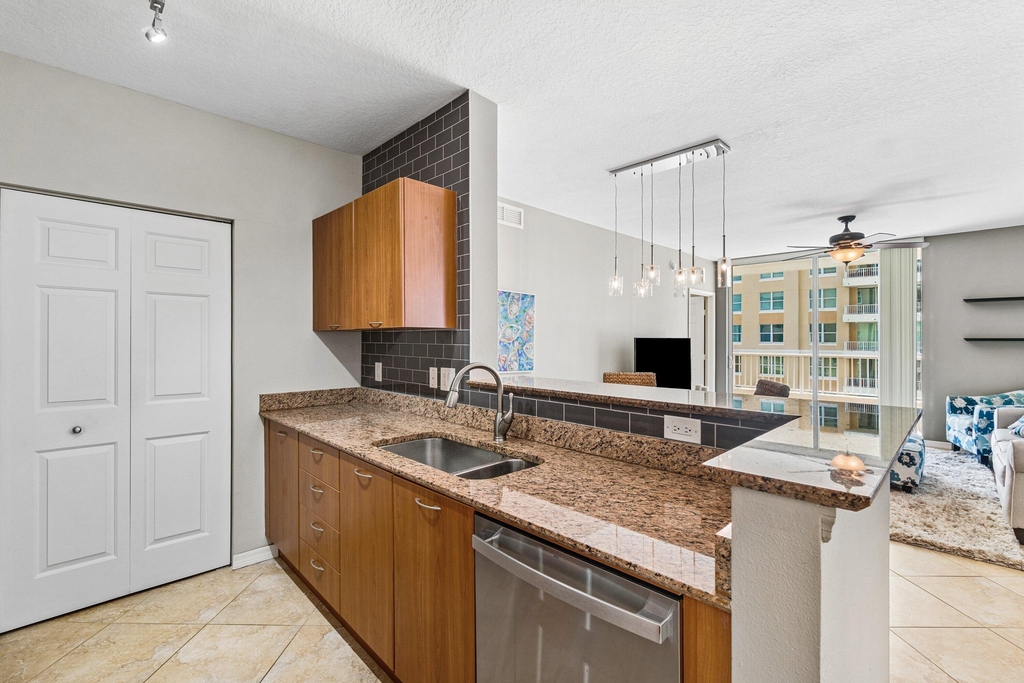 700 E Boynton Beach Boulevard - Photo 7