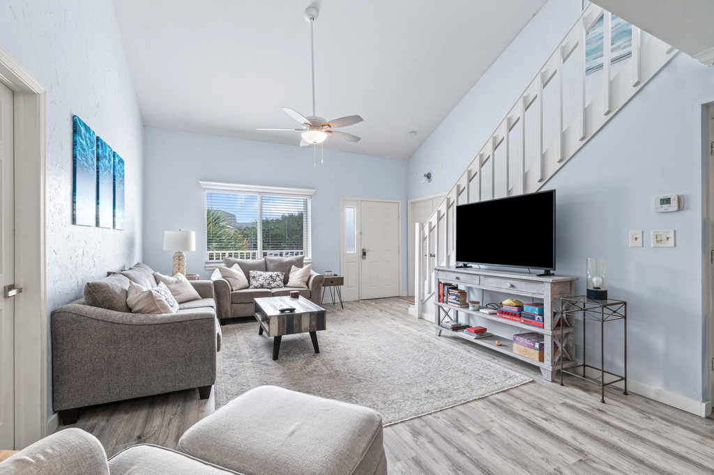 470 Bella Vista Court N - Photo 3