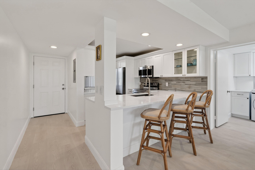 301 S Seas Drive - Photo 4