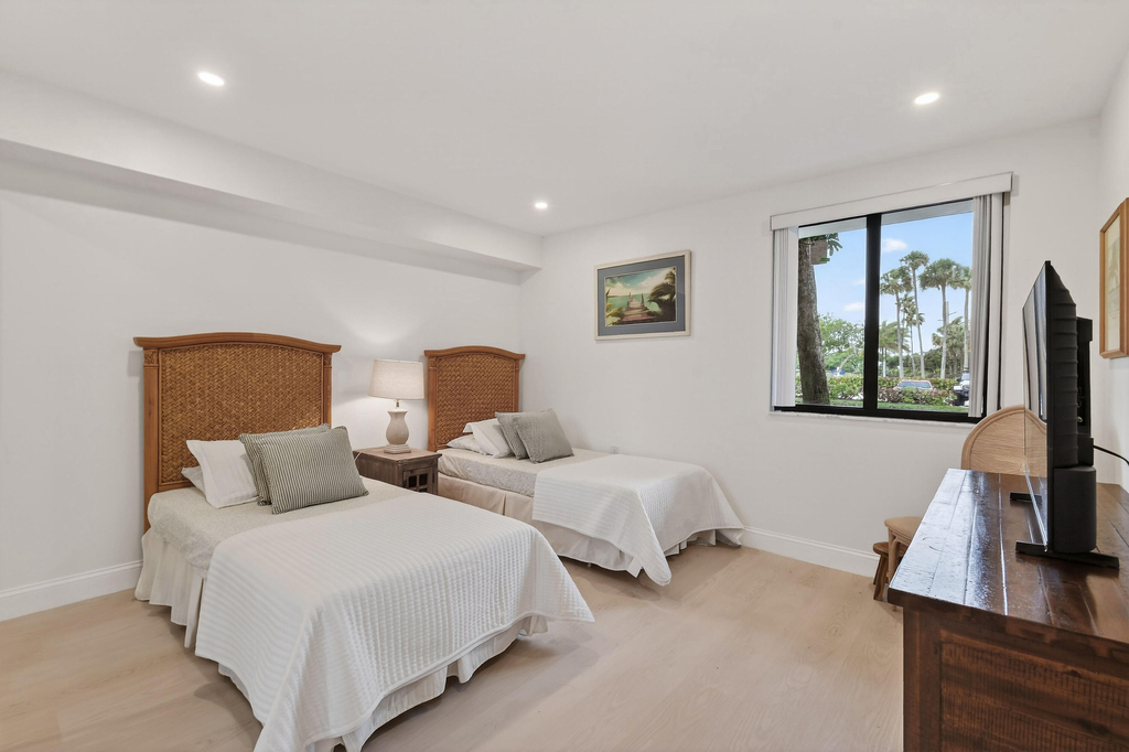 301 S Seas Drive - Photo 15