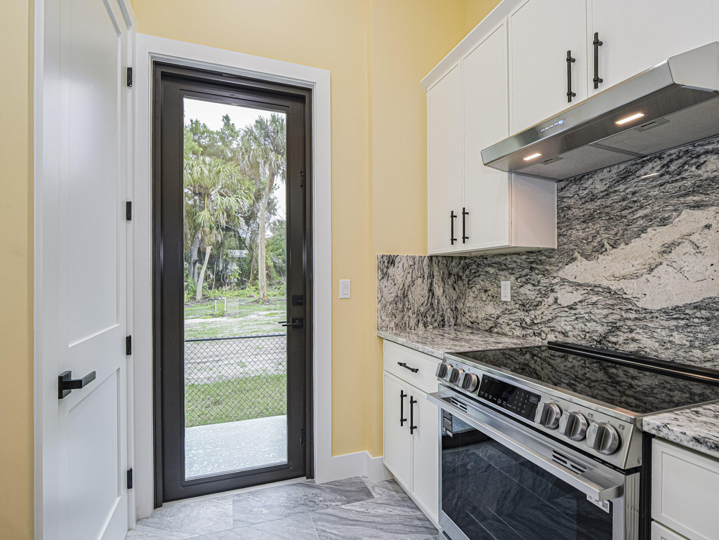 12906 83rd Avenue - Photo 15