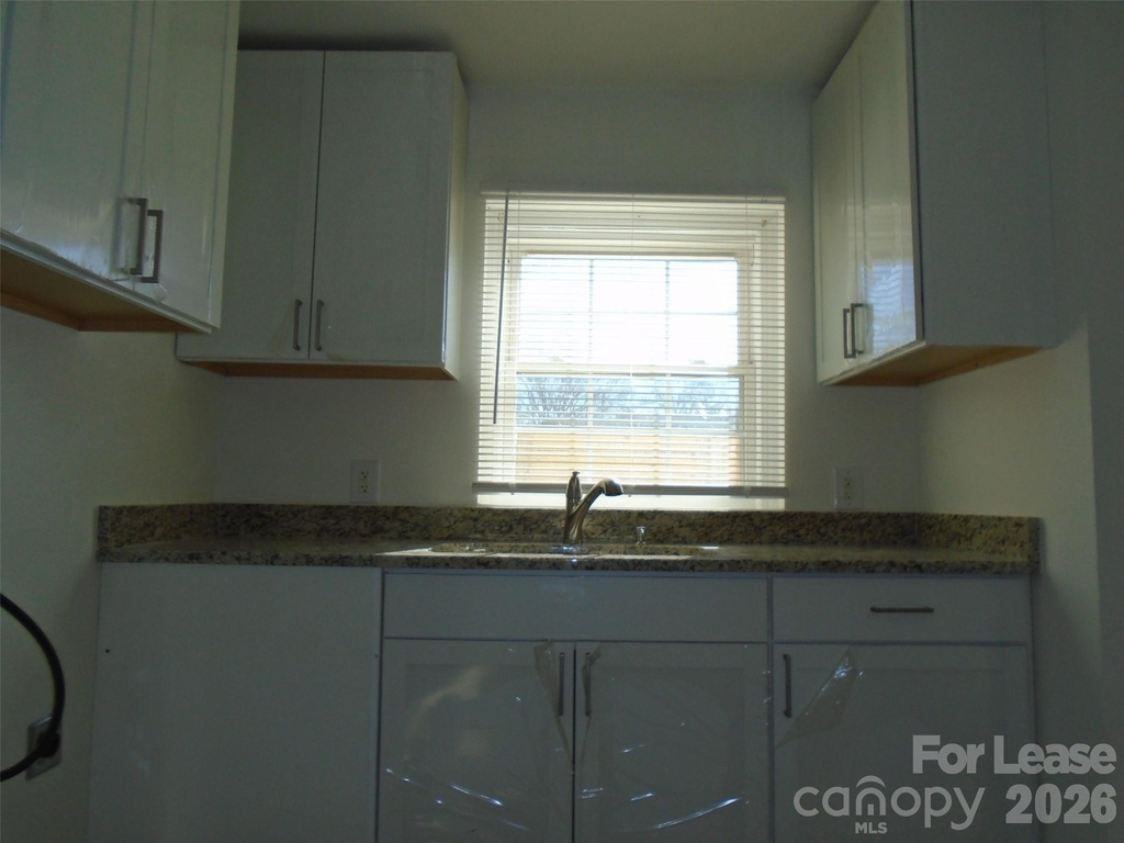 1111 Belmont Avenue - Photo 5