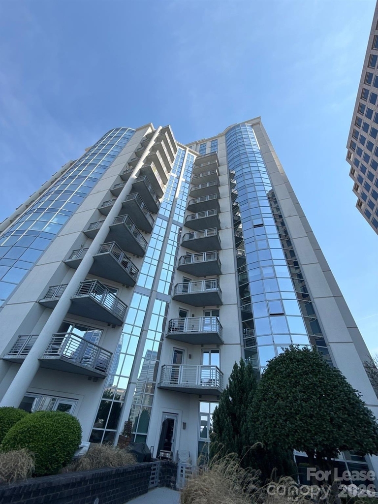 333 W Trade Street - Photo 17