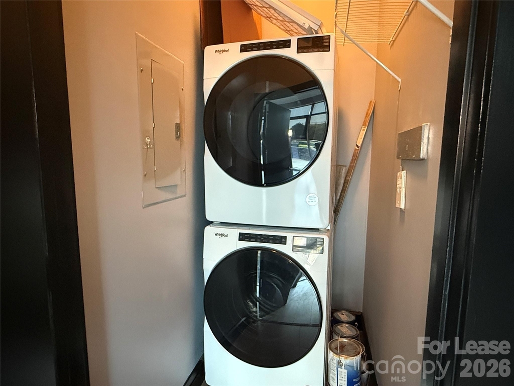 333 W Trade Street - Photo 10