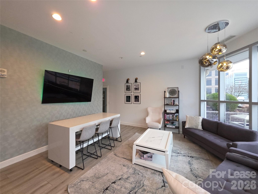 333 W Trade Street - Photo 15