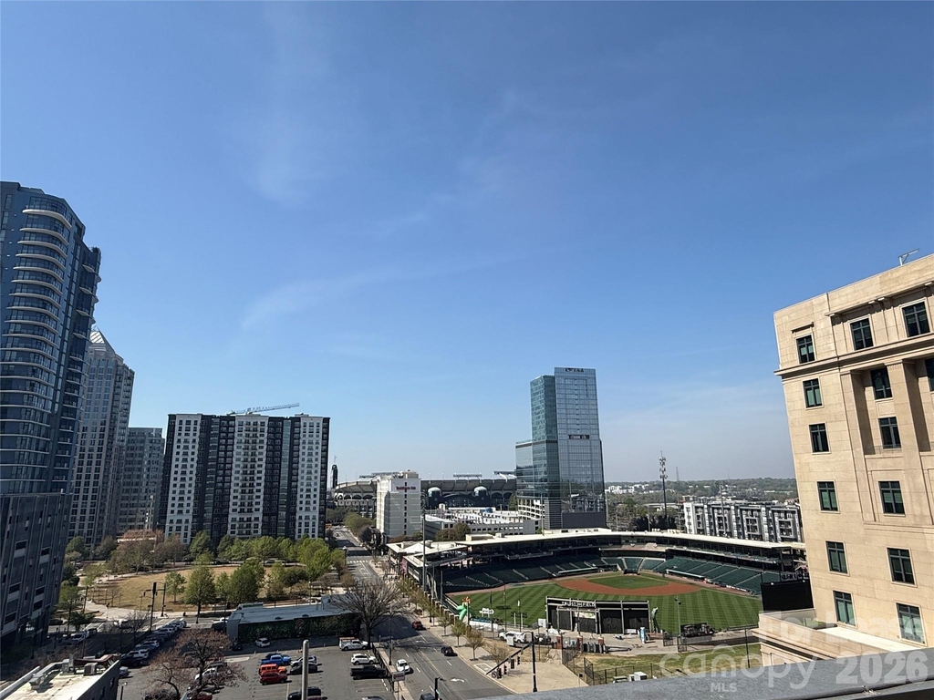 333 W Trade Street - Photo 2