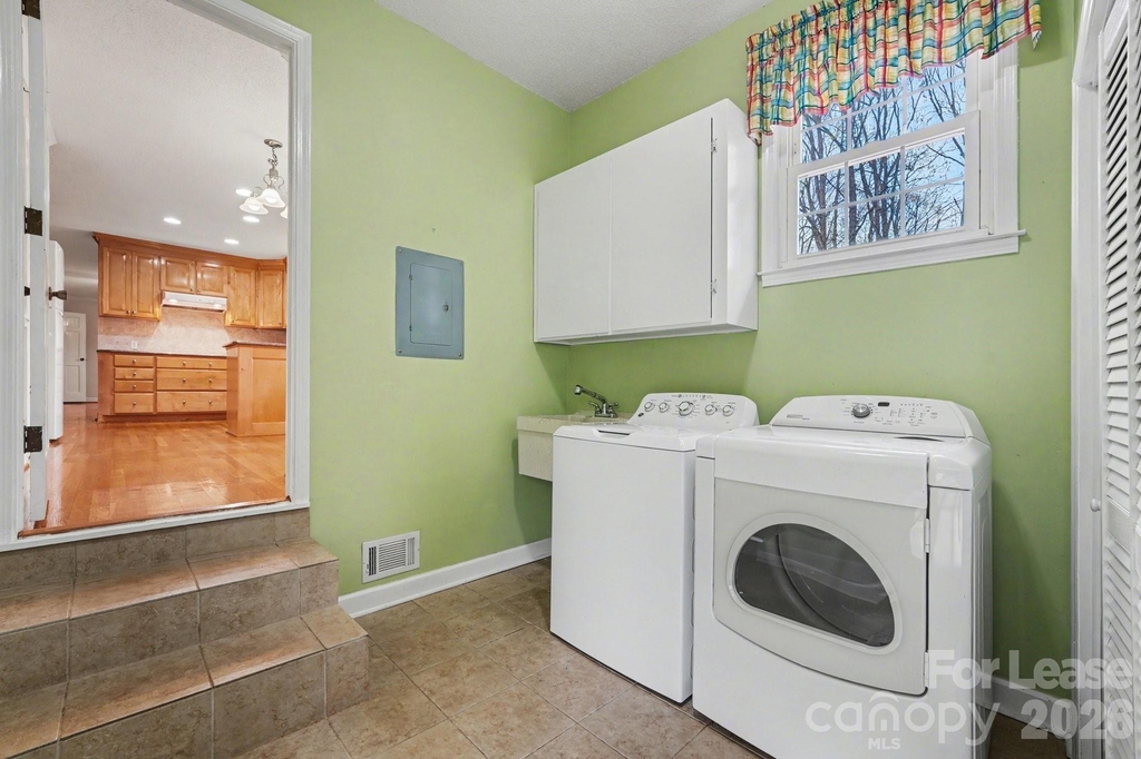 11002 Harrisburg Road - Photo 14