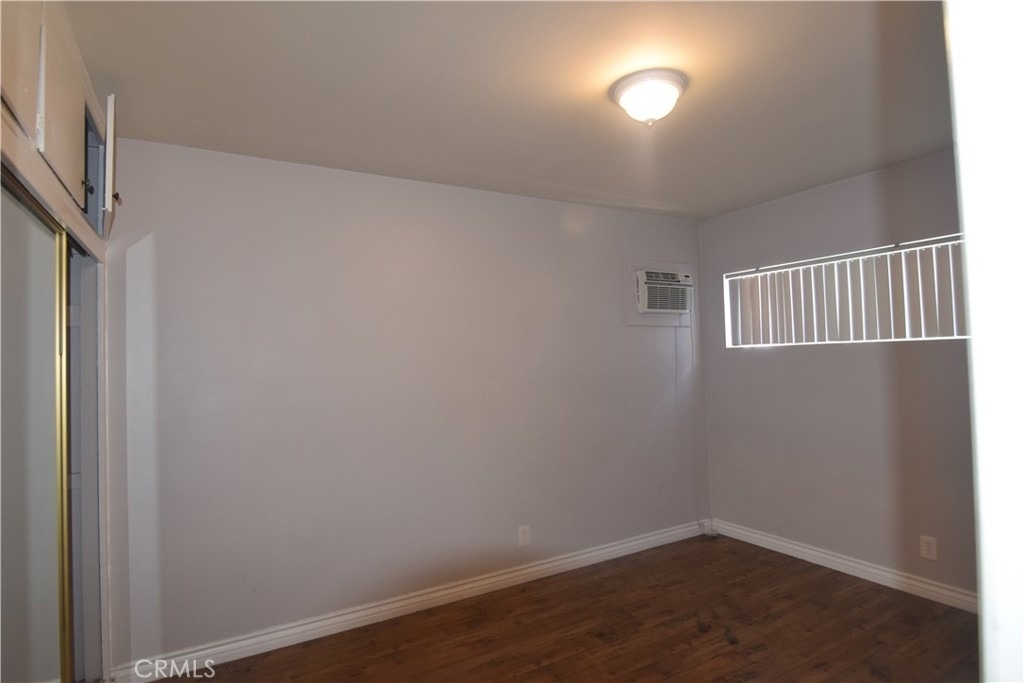 317 Providencia Avenue - Photo 7